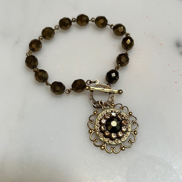 Bracelet - Picture 1 of 5